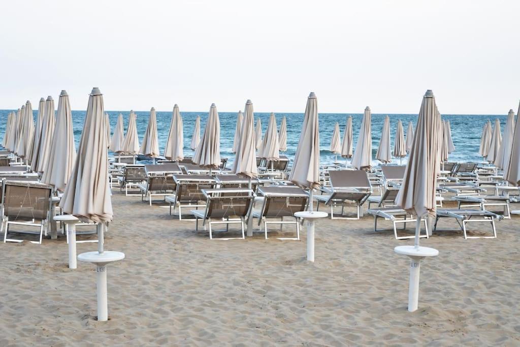 Apartamento Piazza Nember Attico Con Vista Mare Lido di Jesolo Exterior foto